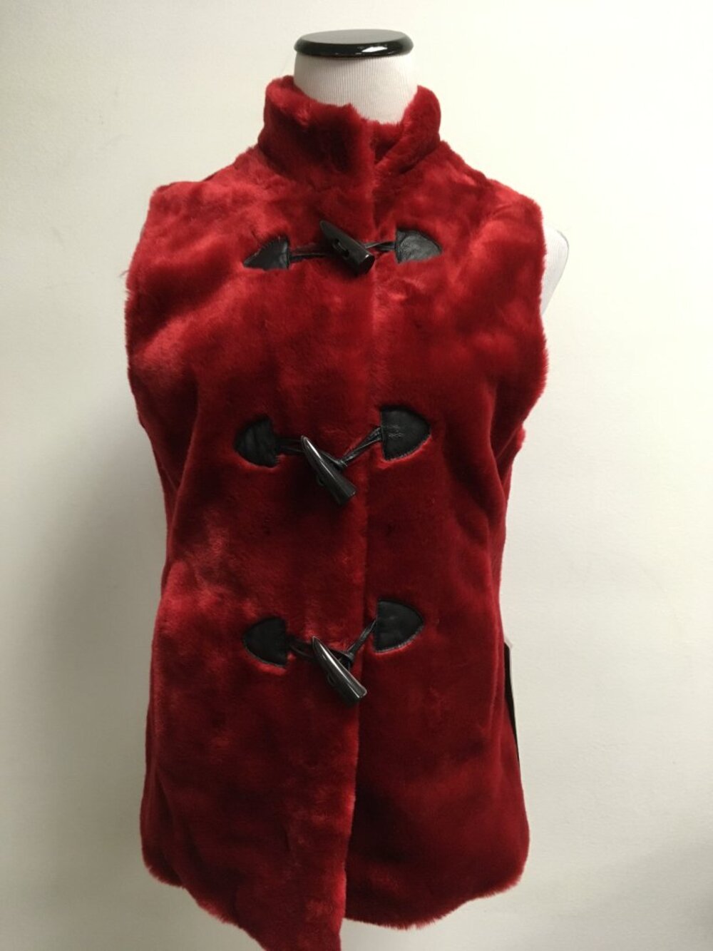 Pamela McCoy red faux fur shearling toggle vest sleeveless jacket XS New